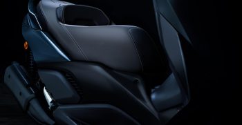 2023-Yamaha-XMAX300-EU-Detail-005-03_Tablet