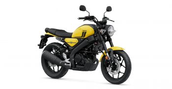 2023-Yamaha-XS125-EU-Impact_Yellow-Studio-001-03